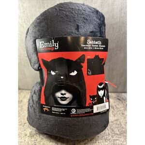 Emily The Strange Wearable Hooded Blanket 65“ X 60” Black Soft Cuddly